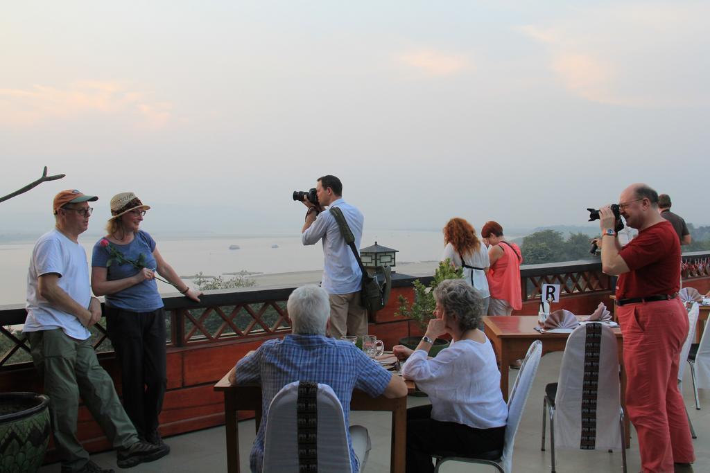 Ayarwaddy River View Hotel Mandalay Exterior photo